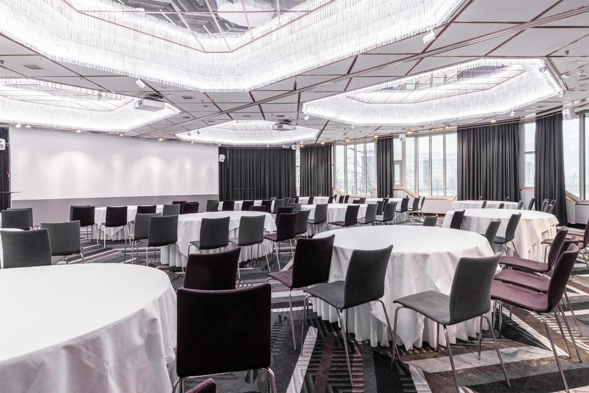 Hilton Hotel 5*